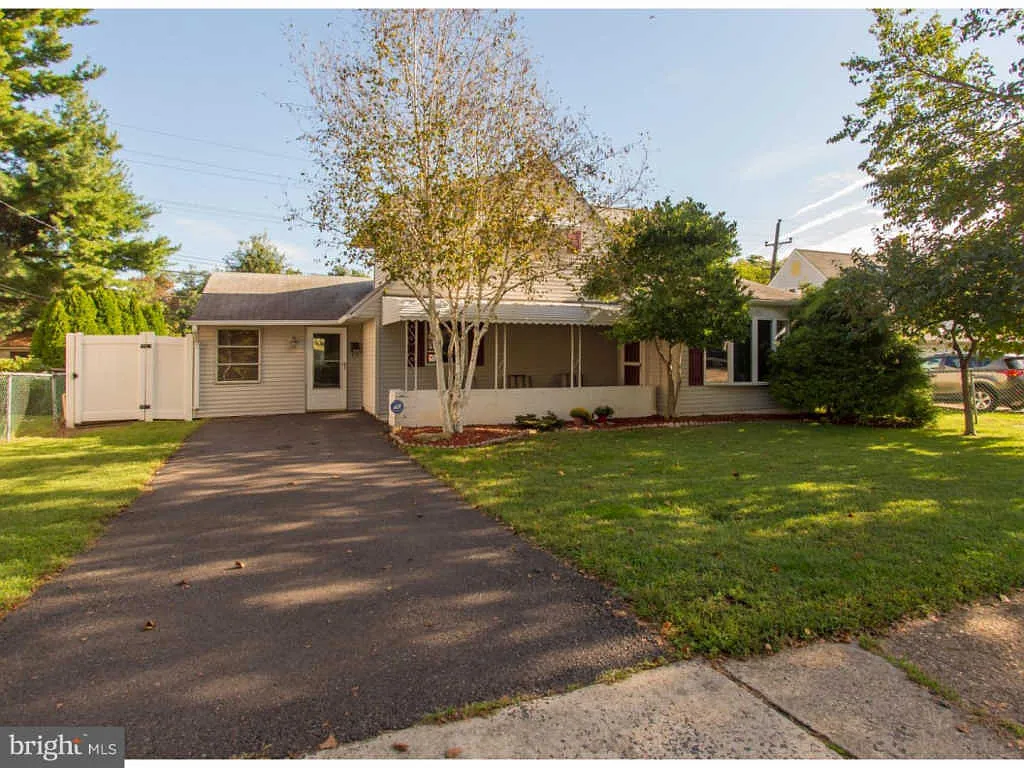 360 Holly Dr photo 1