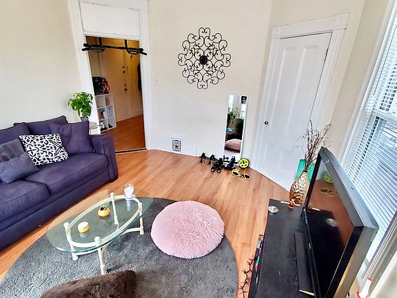 4th image of 40 Forest St #3