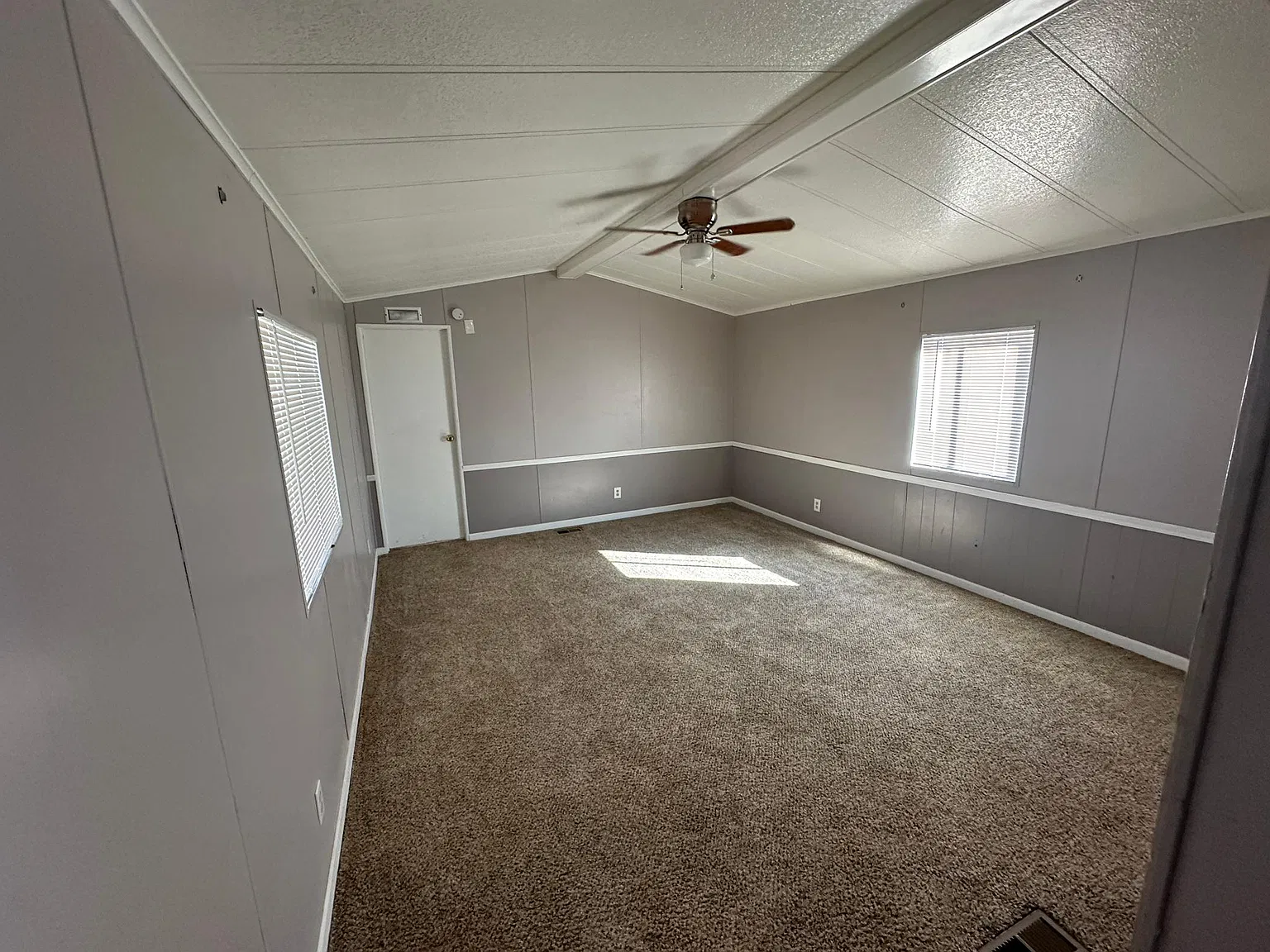 2 bed, 990 sqft, $975 — Photo 1