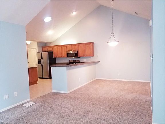 4th image of 110 Quarry Lakes Dr