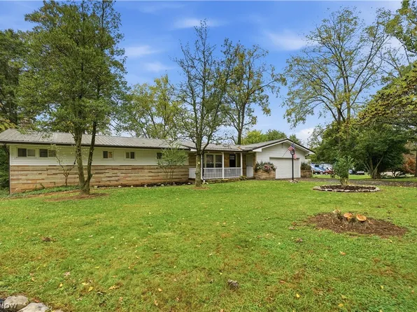 3855 Mill Dr, Zanesville, OH 43701
