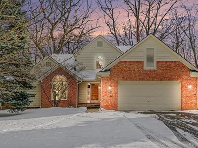 4977 Briarwood Cir, West Bloomfield, MI, 48323