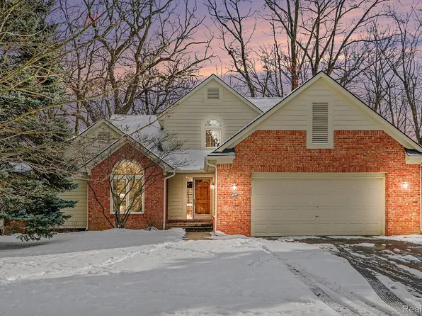 4977 Briarwood Cir, West Bloomfield, MI 48323