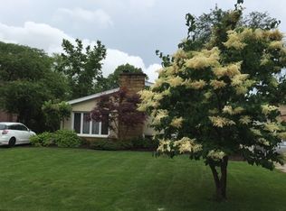 2523 Fontana Dr, Glenview, IL