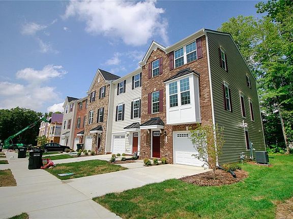 3rd image of 100 McCormick Pl