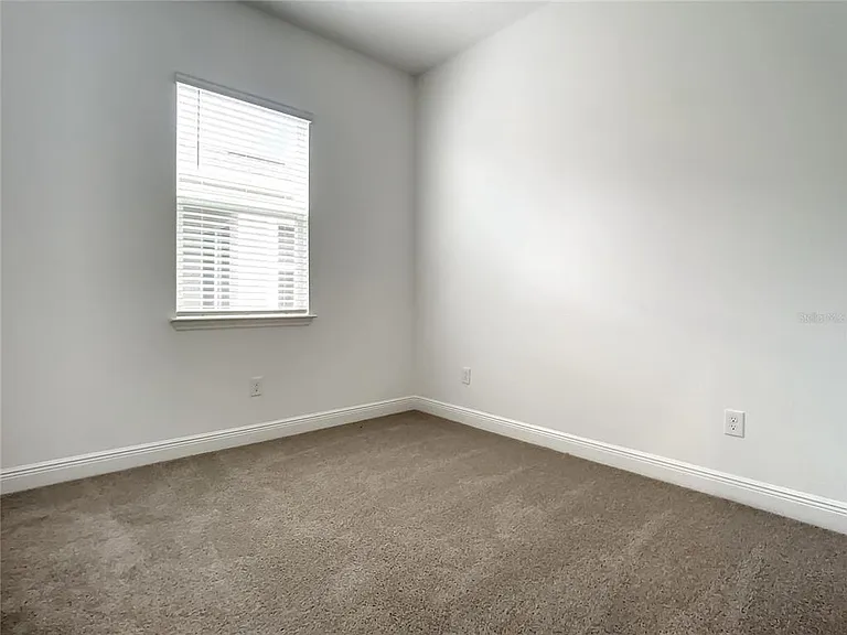 652 Kimber Ln — Photo 8