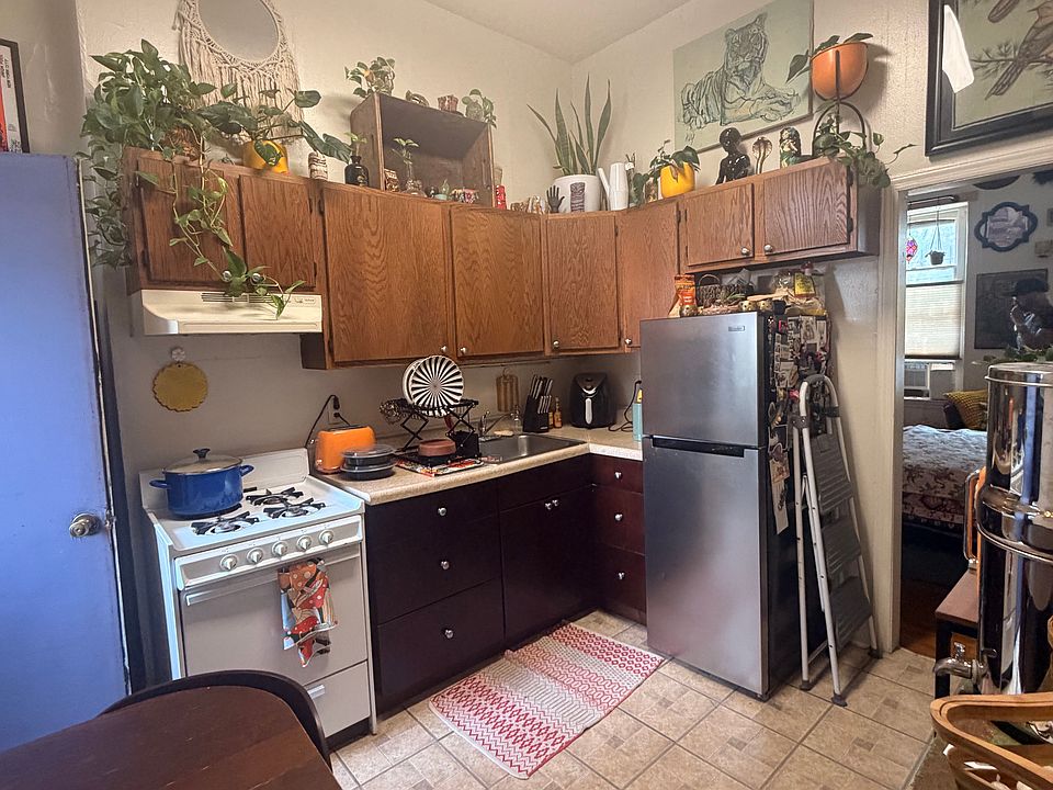 1st image of 834 N 24th St APT 1F