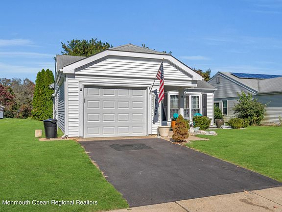 5th image of 94 Buckingham Drive N