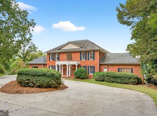 725 Mountain View Cir, Gainesville, GA 30501
