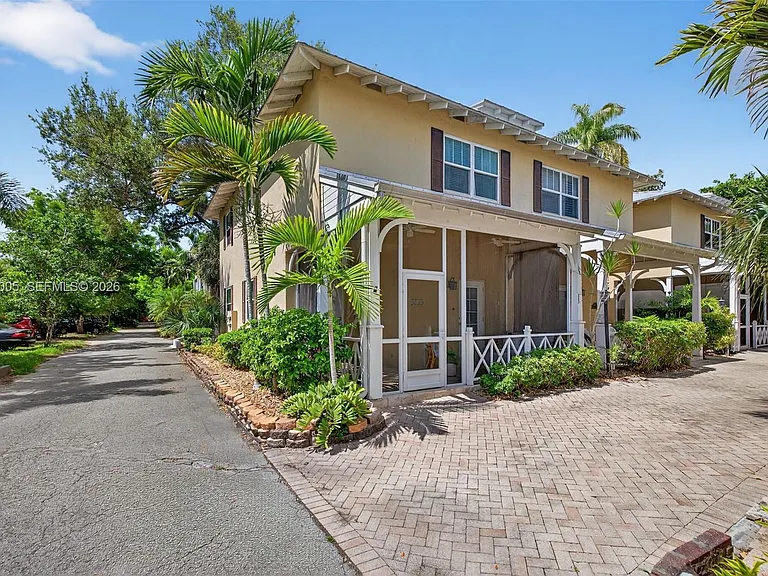 1214 W Las Olas Blvd — Photo 3