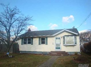 1304 7th St, West Babylon, NY 11704