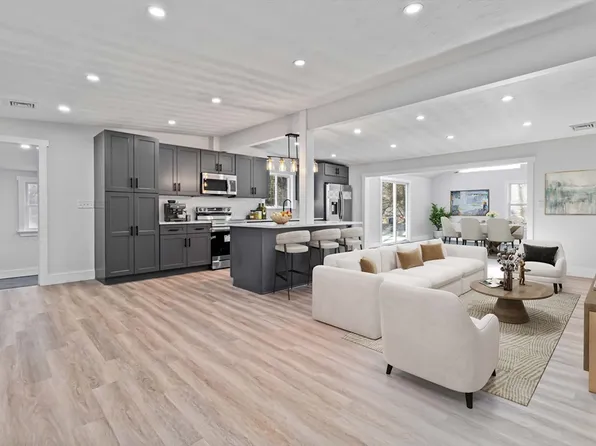 20 Ridgefield Dr, Framingham, MA 01701