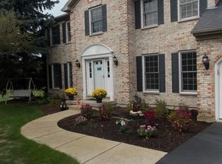 4N278 Pioneer Ct, St Charles, IL 60175