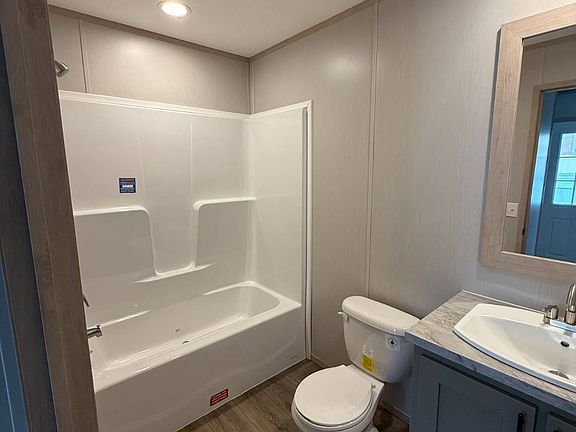 5th image of 124 Lillian Ln