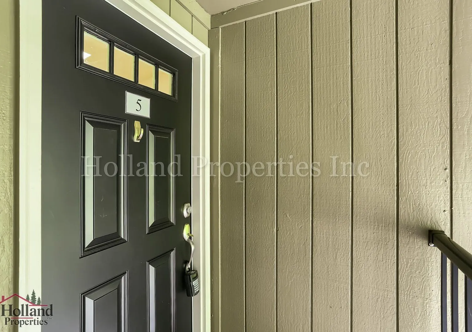 2BR Portland Home | Skylight, Wood Fireplace & Screened Porch — Photo 2