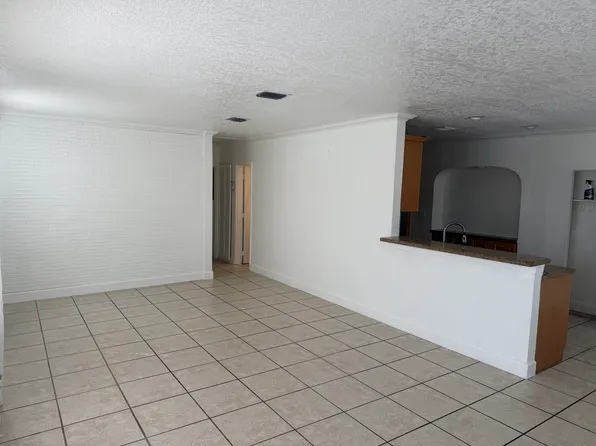 1400 N 69th Ave, Hollywood, FL 33024
