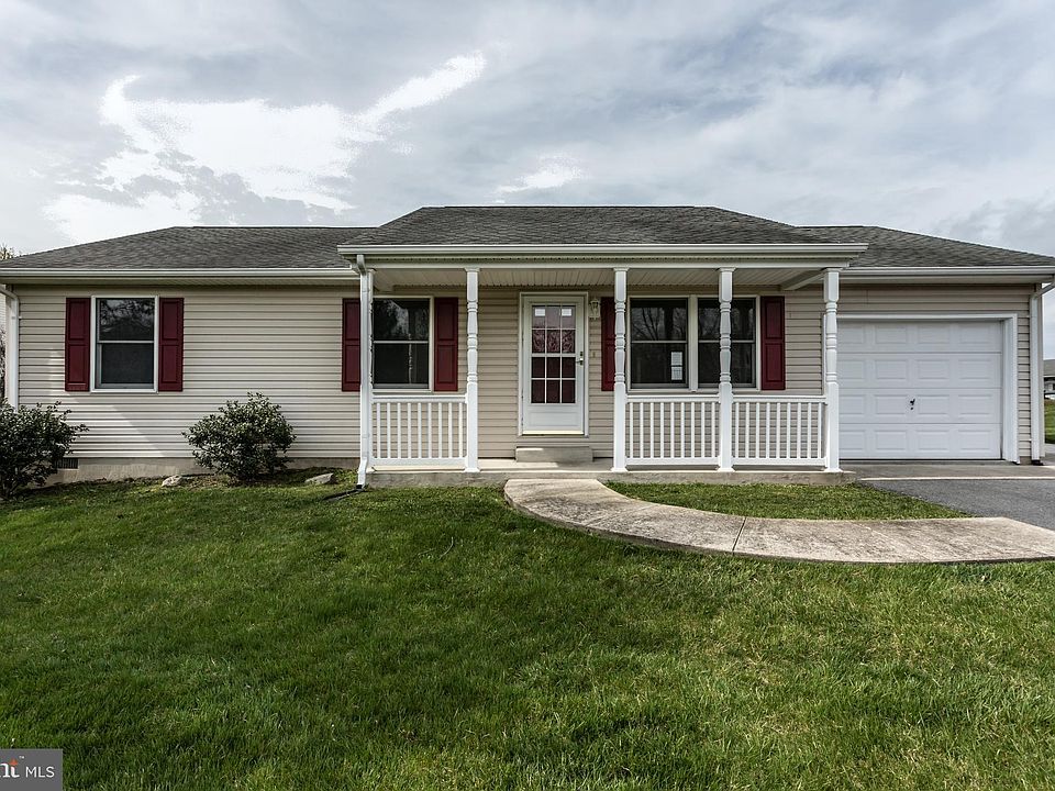 1st image of 100 Blackwater Ct