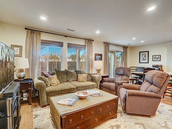 4th image of 2815 NE 121st Court