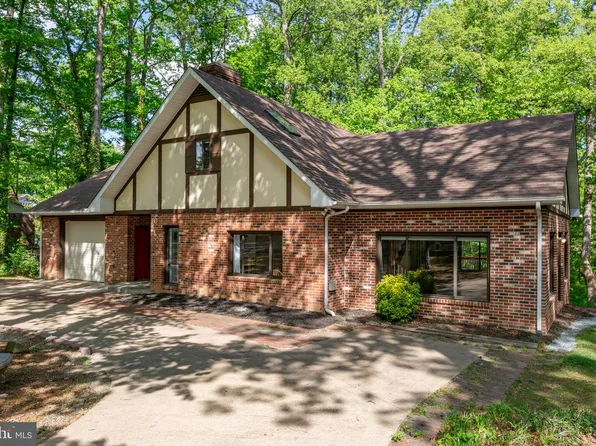 6 Westcot Pl, Fredericksburg, VA 22405