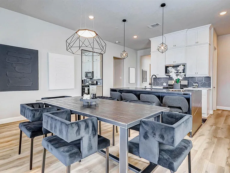 1719 Rustling Creek Dr — Photo 10
