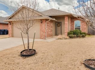 16001 Sonador Dr, Edmond, OK 73013