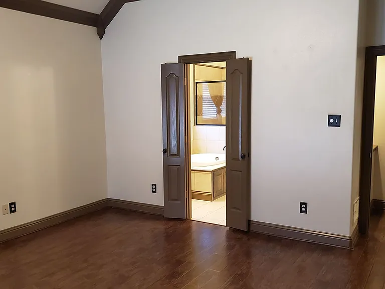 1621 Colonial Dr — Photo 27