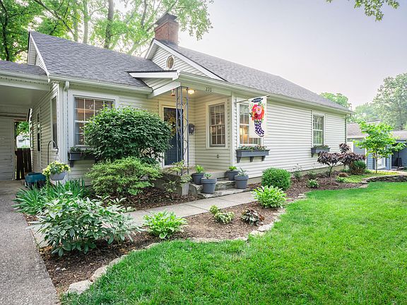 4th image of 220 Crestwood Dr