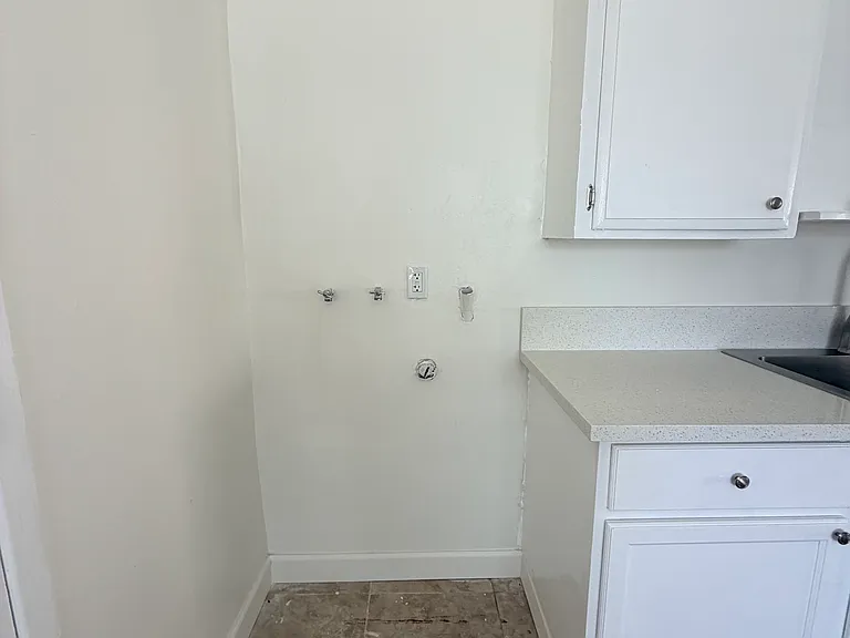 6038 Gallant St — Photo 3