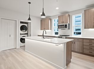 7044 SW Gonzaga St #201, Portland, OR 97223