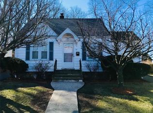 66 Berkeley Pl, Bridgeport, CT 06610