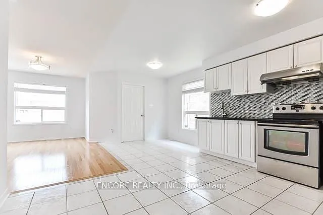 1006 Bur Oak Ave — Photo 9