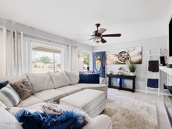 2nd image of 8803 Thompson Ln