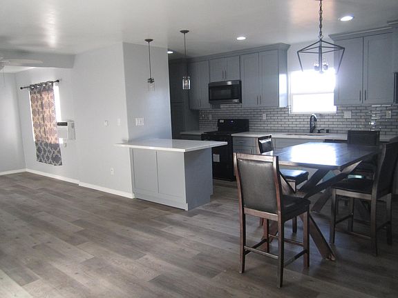 4th image of 720 W 214th St