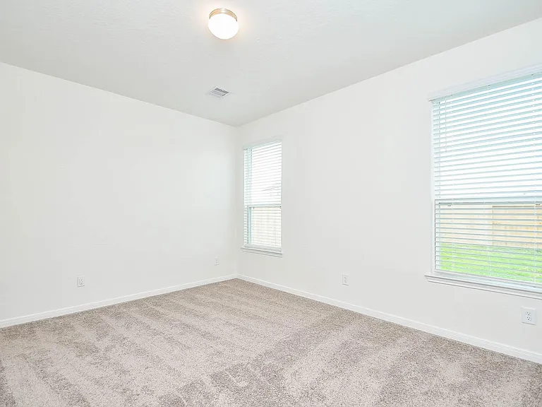 25230 Benroe St — Photo 14