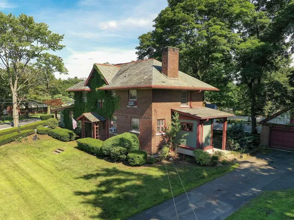 50 Adams Pl, Delmar, NY 12054