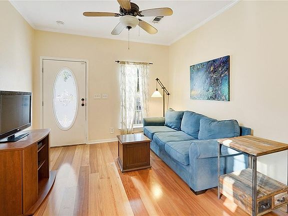 4th image of 912-14 Pontalba St
