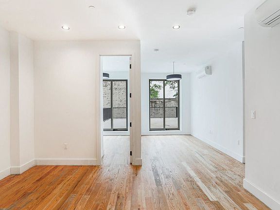 4th image of 301 Broadway #F5