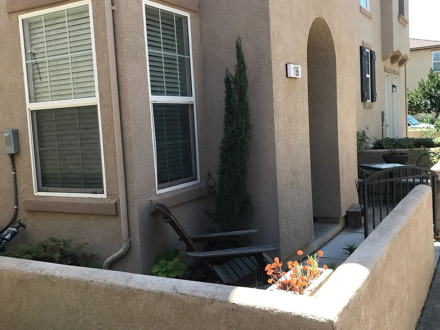 3 bed, 2.5 bath, 1332 sqft, $3,200 — Photo 1