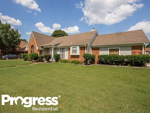 3rd image of 4880 Barkshire Dr