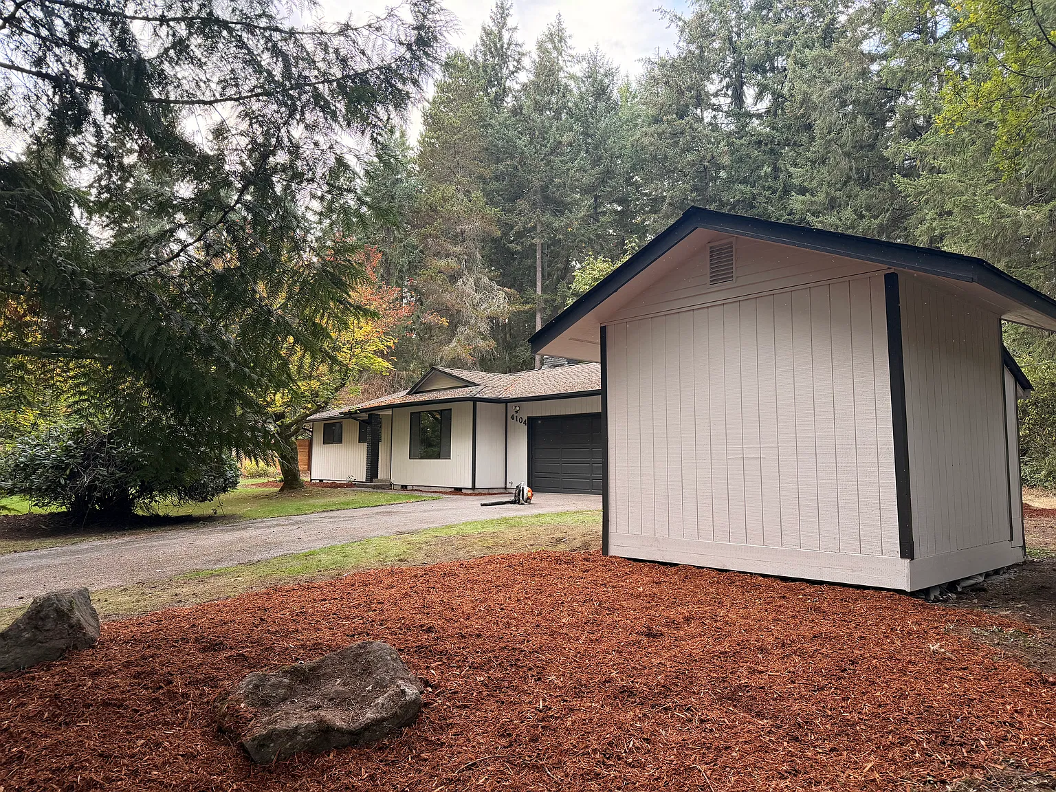3 bed, 1500 sqft, $3,099 — Photo 4