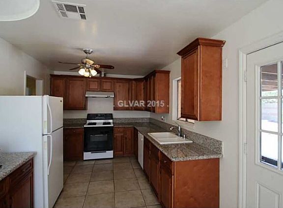 3rd image of 6179 Newville Ave
