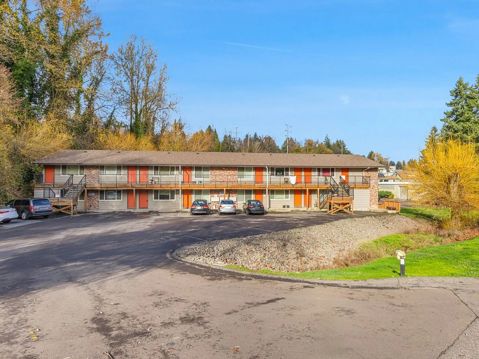 Cozy 1-Bedroom In Sw Portland Location! Available Now! — Photo 1