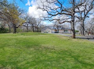 132 S Briaroaks Rd, Burleson, TX 76028