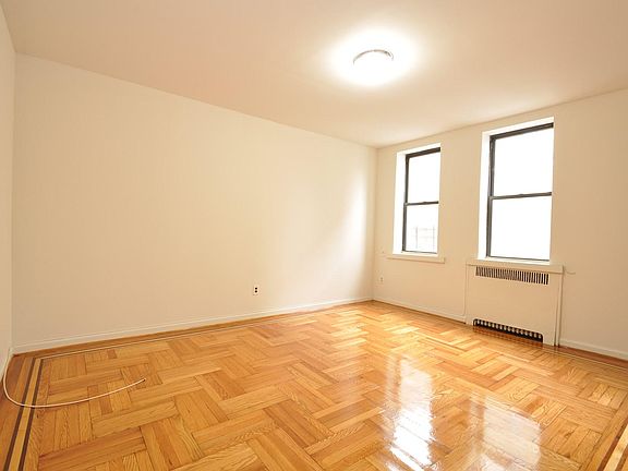 5th image of 92 E 208th St APT 1B
