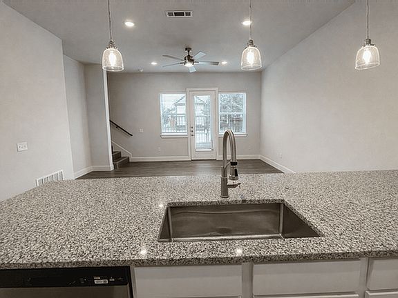 3rd image of 1713 N Pine St #3102