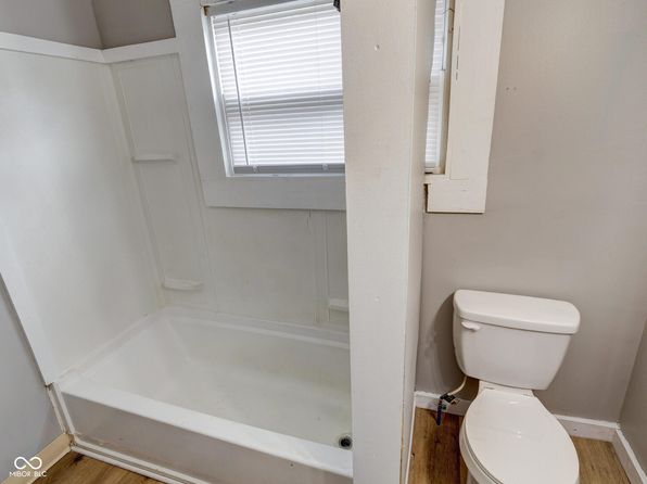 indianapolis-indiana-2056044519 picture