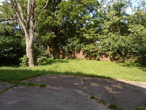 4th image of 3201 Glenmore Ave