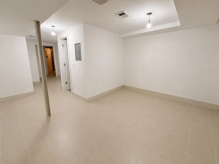 2360 Saint Raymond Ave #BASEMENT — Photo 2