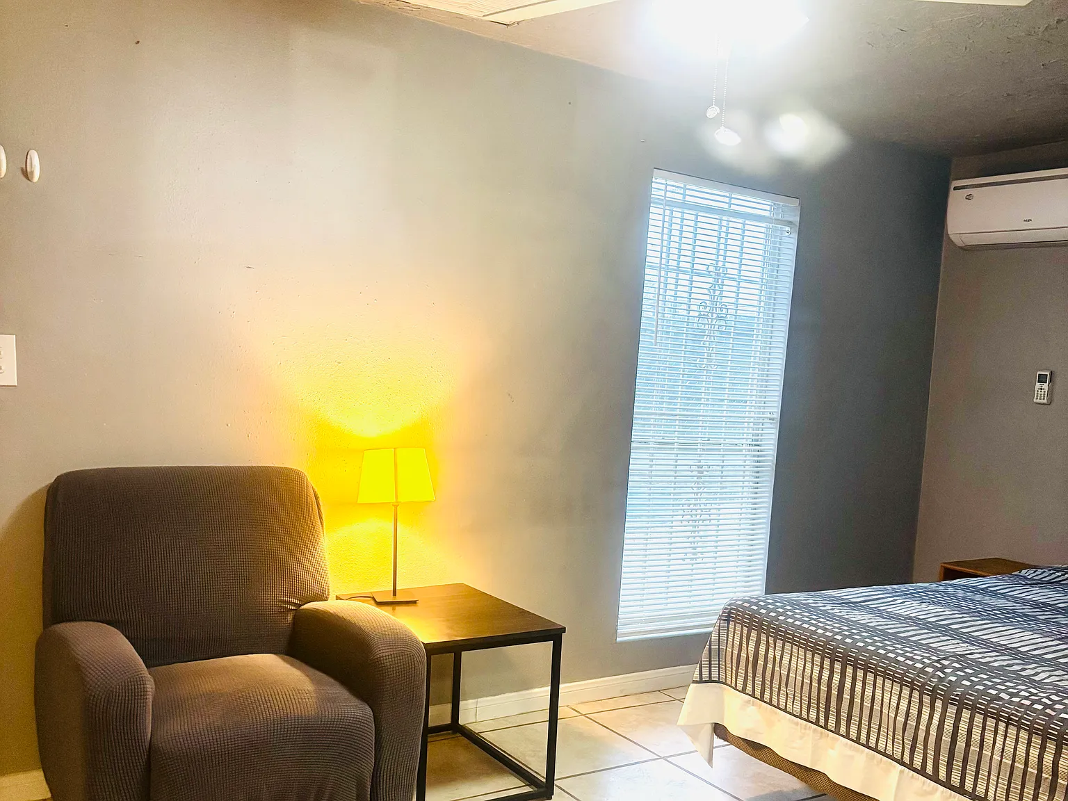 1 bed, 2500 sqft, $895 — Photo 2