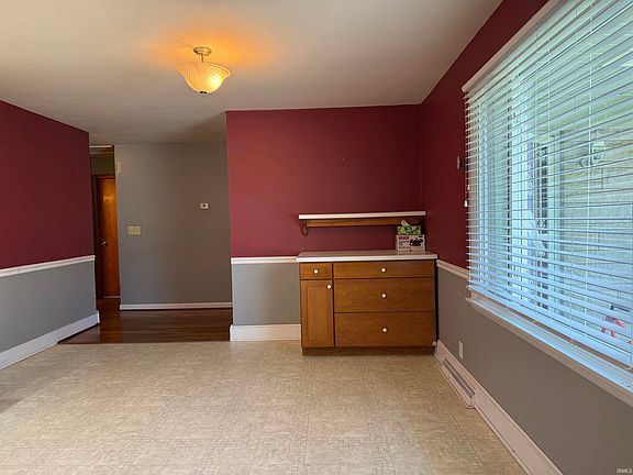 3rd image of 404 W 10th St